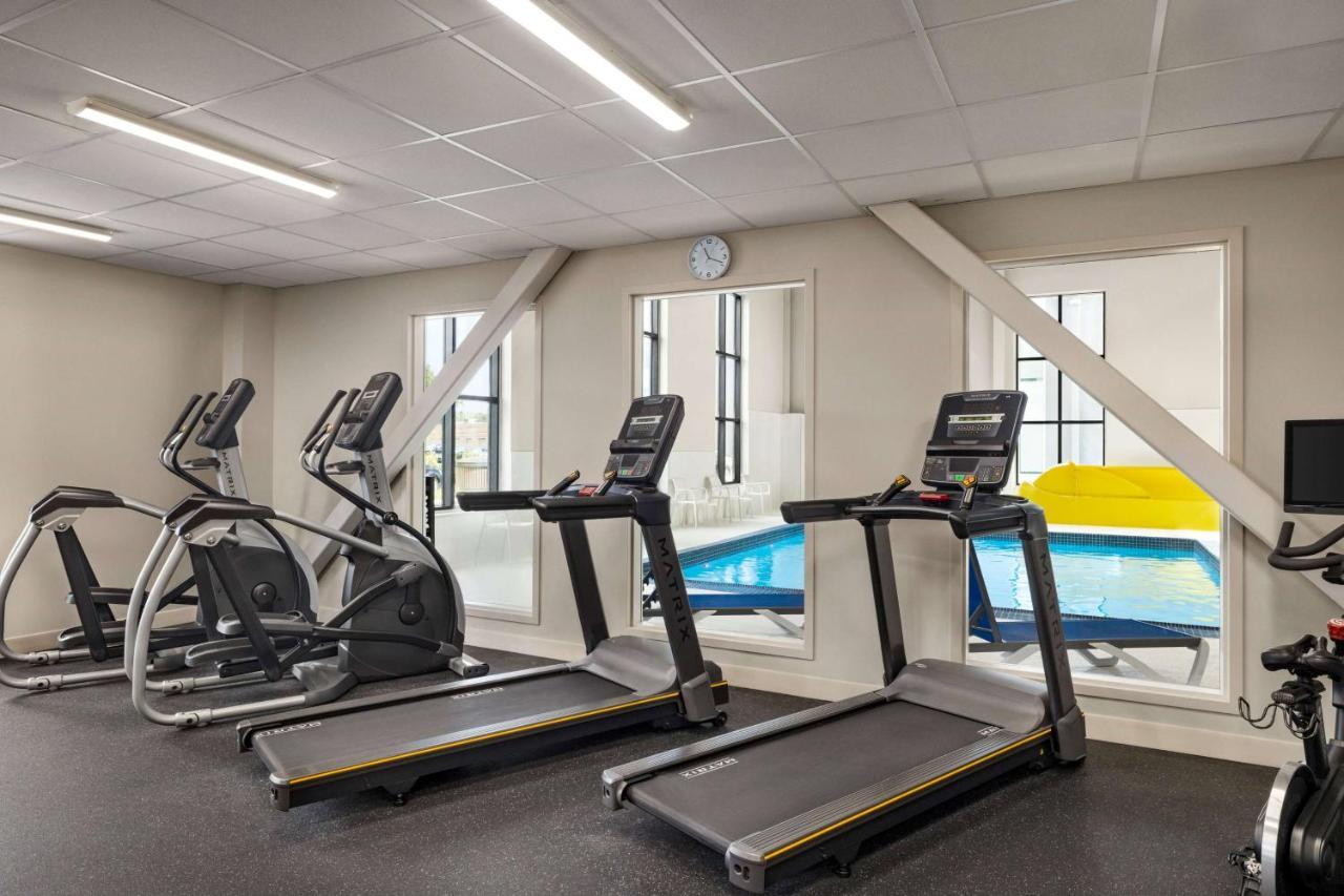 Microtel Inn & Suites Dorval Qc Екстер'єр фото